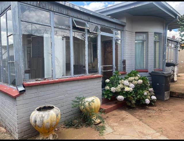 4 BEDROOM HOUSE FOR SALE IN BRIXTON